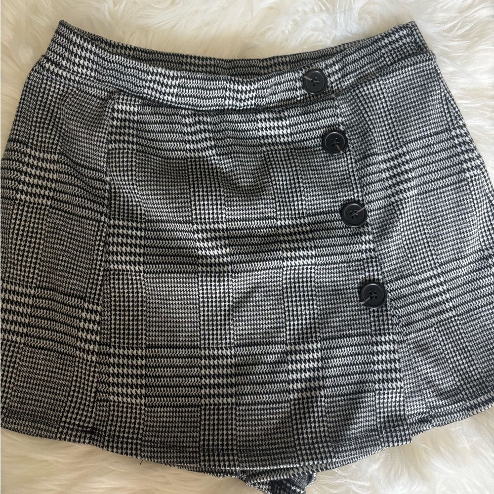 Iris Black and White Wrap Mini Skirt